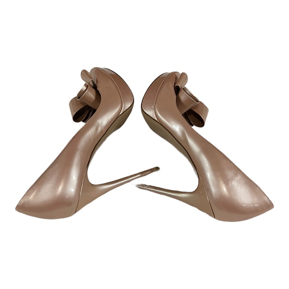 Valentino Neutrals Patent Leather Bow Accents Pumps size 40 - Picture 4 of 13